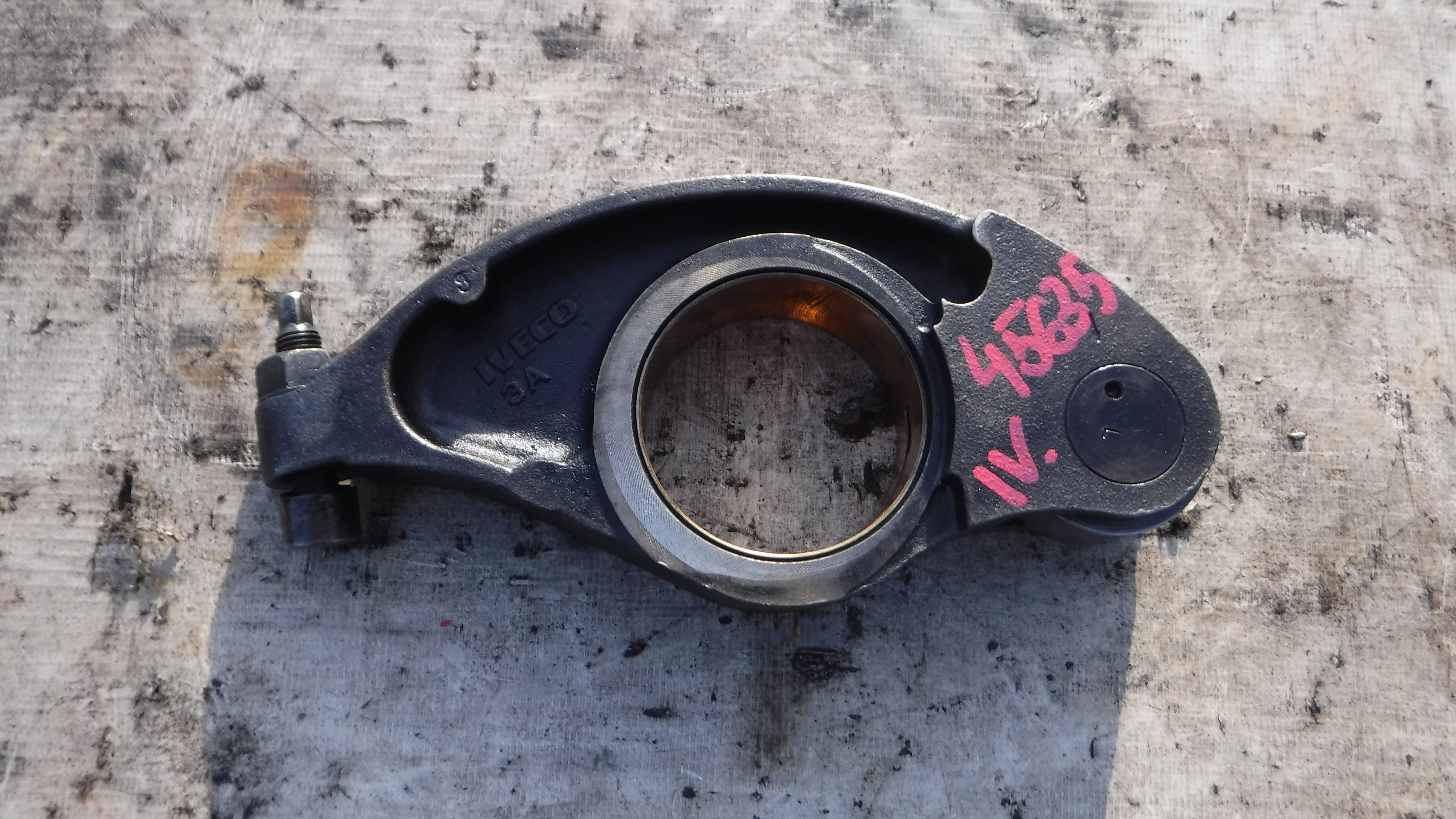 Рокер Коромысло клапана 504382741 Ивеко Стреилс курсор 10 Iveco strails Cursor 10 2002